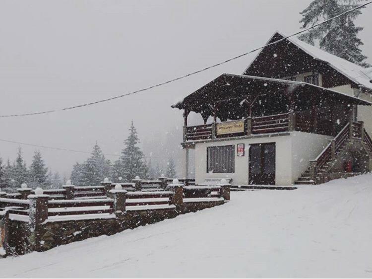 Pensiunea Turistica Tihuta Piatra Fantanele Luaran gambar
