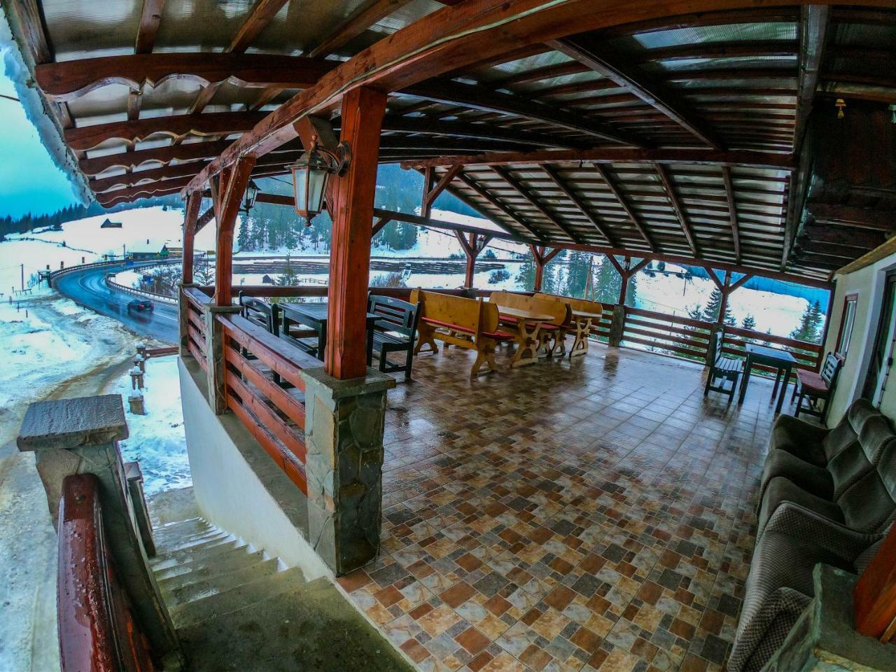 Pensiunea Turistica Tihuta Piatra Fantanele Luaran gambar